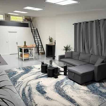 Lägenhet Bright Loft With Terrace And Air Conditioner *