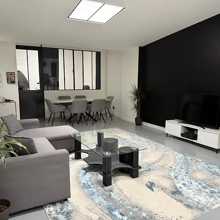 Bright Loft With Terrace And Air Conditioner *