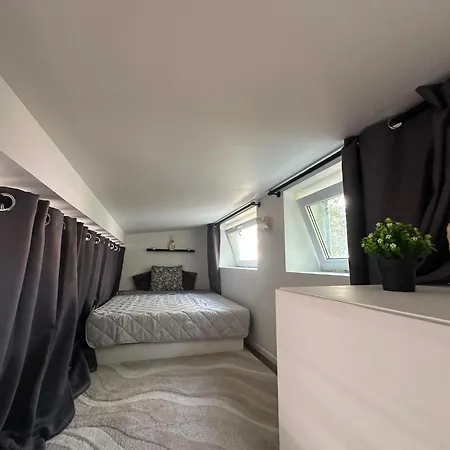 Apartman Bright Loft With Terrace And Air Conditioner *